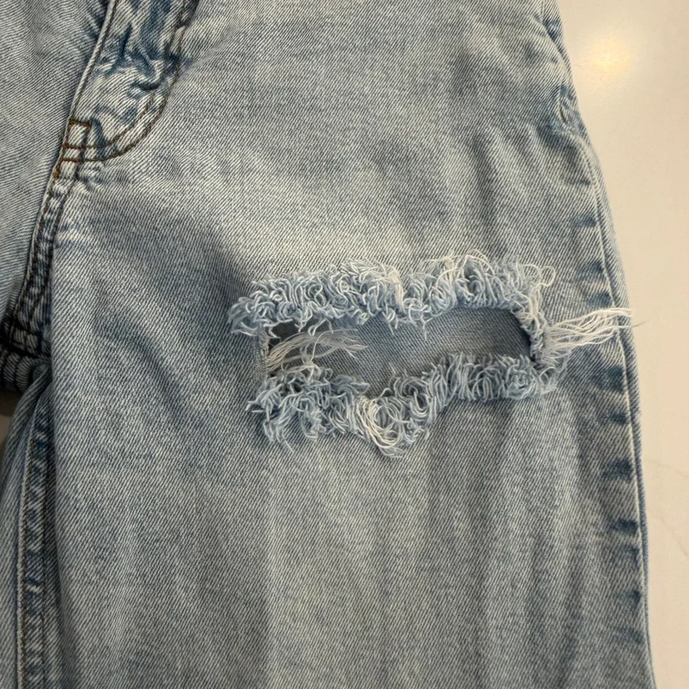 Wild Fable 90s Relaxed Straight Distressed Light Wash Jeans Womens Size 4‎ Blue